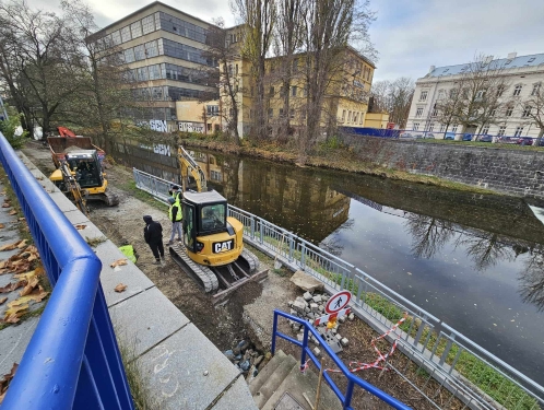 Město Strakonice zahájilo rekonstrukci kanalizace na Zeyerově nábřeží